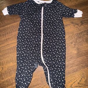 Gerber Newborn Star Footie Sleeper | black & pink | Girls